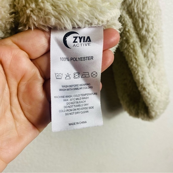 ZYIA Active Teddy 1/4 Zip Pocket Jacket Cream Size:XS - Picture 8 of 9